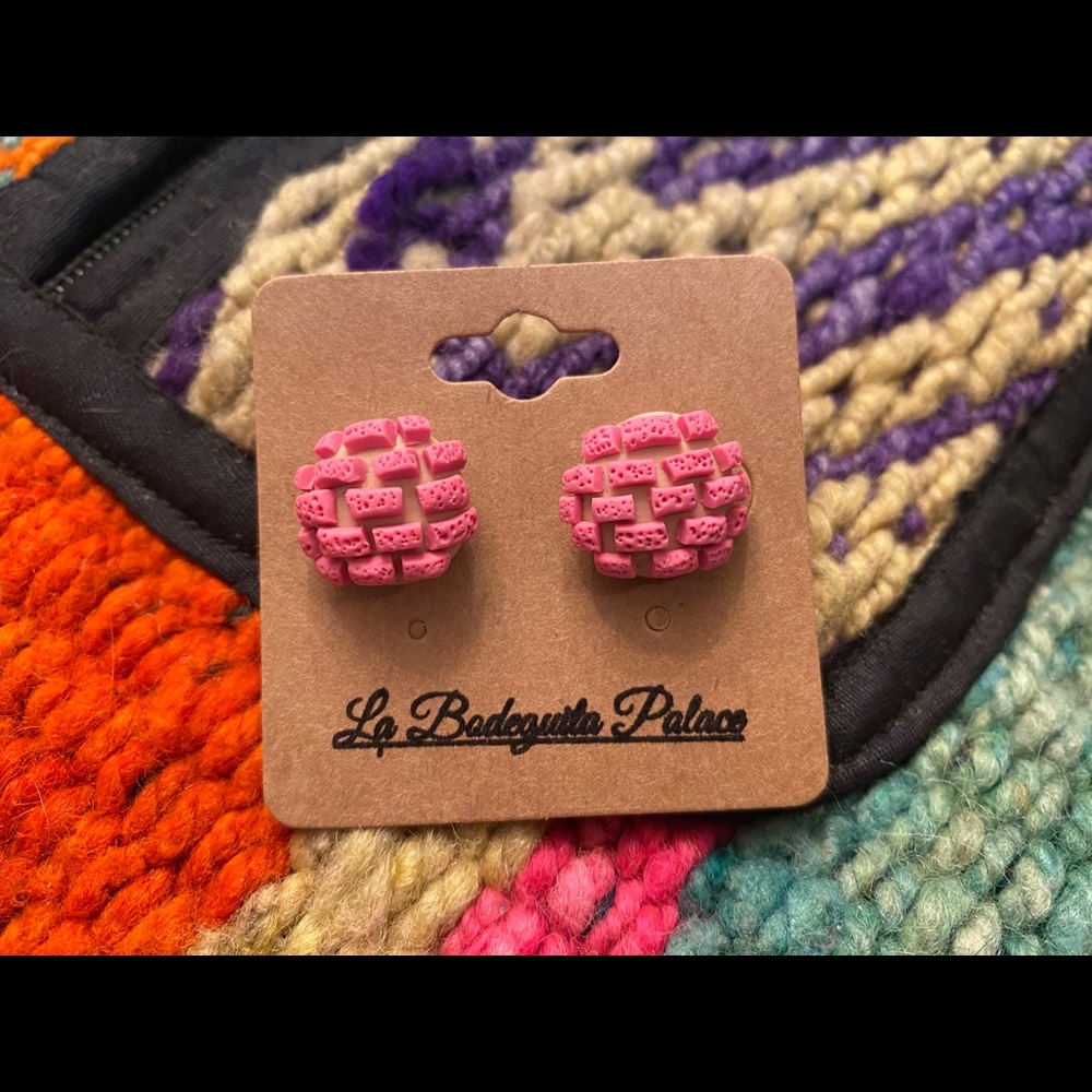Concha earrings!